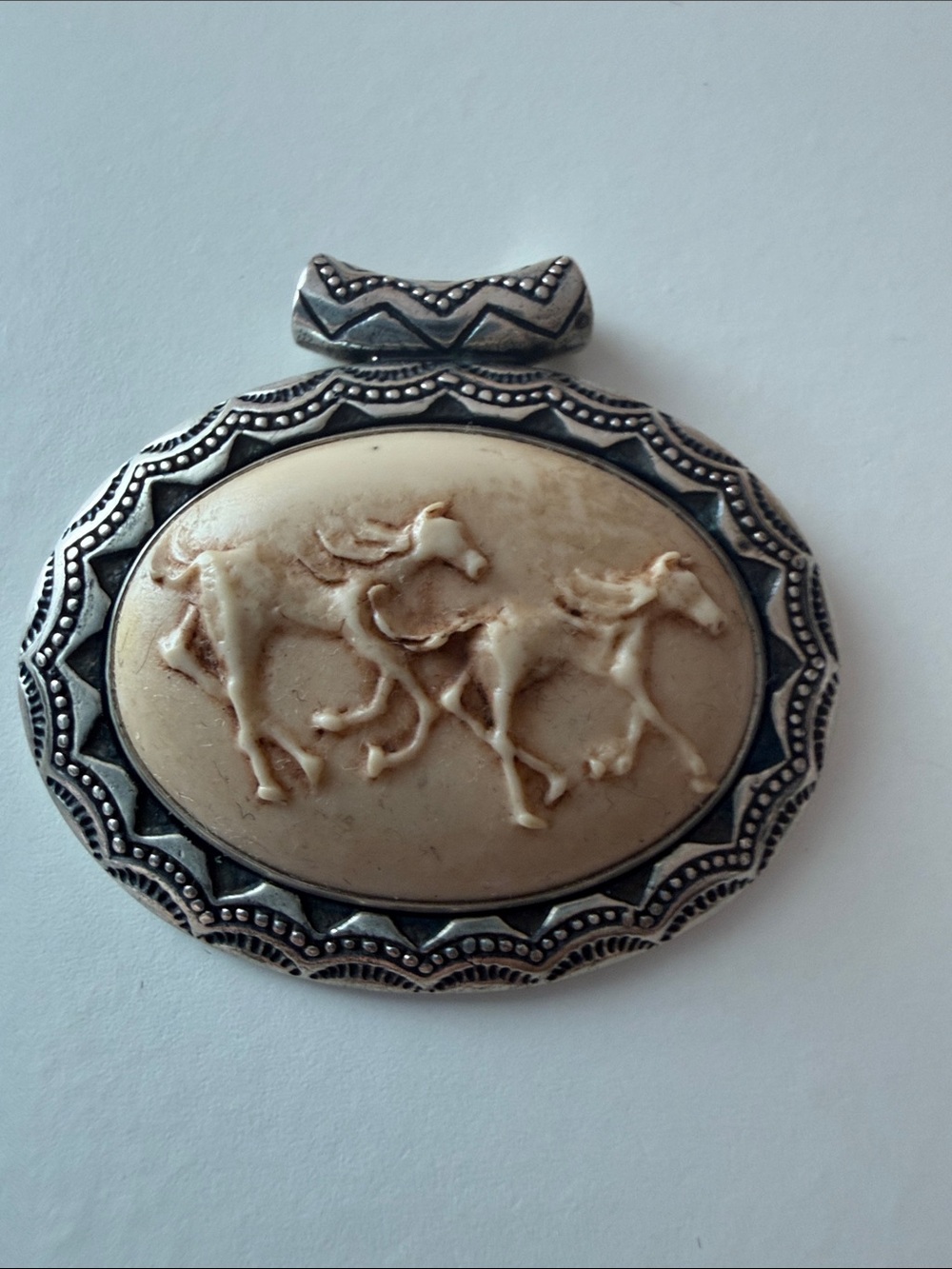 Vintage Horse Cameo Pendant in Silver-Tone
